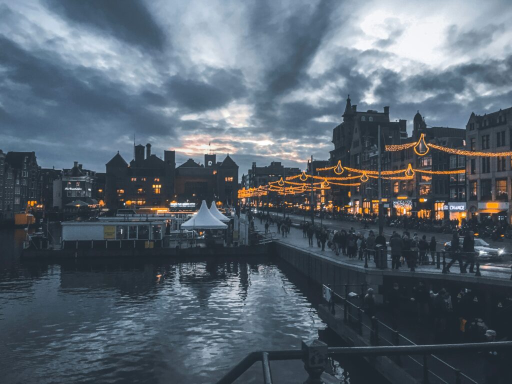 There Is No Perfect Way to Experience a City
